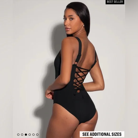 TA3 size M Squarey Black Swimsuit - Picture 2 of 12